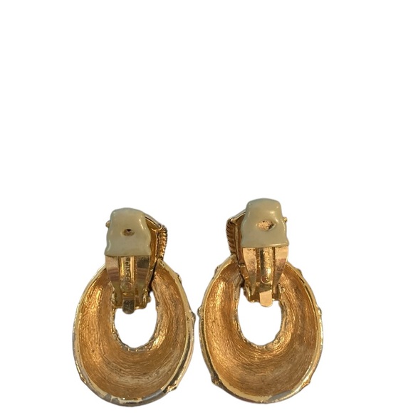 Vintage 80s White Modern Doorknocker Statement Clip Earrings - Picture 4 of 5